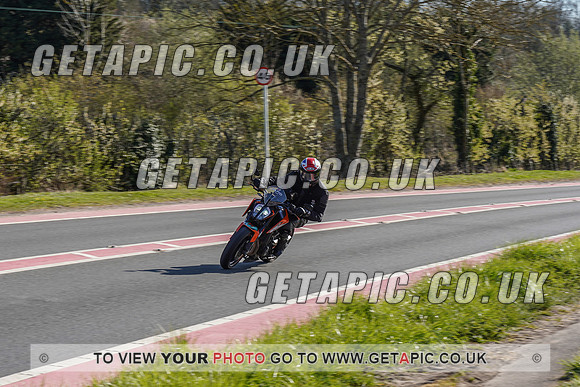 RS2104_1617