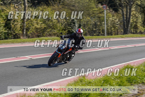 RS2104_1618