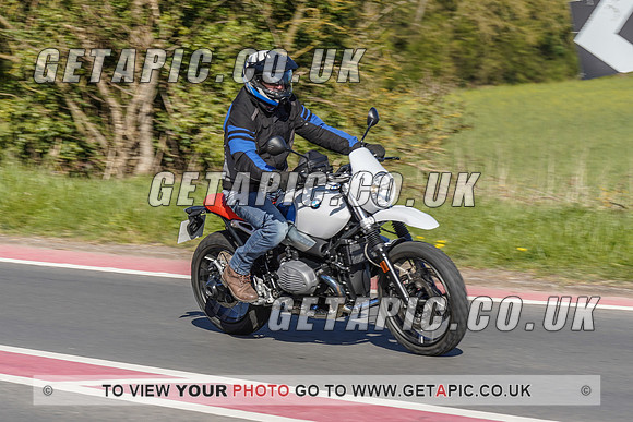 RS2104_1631