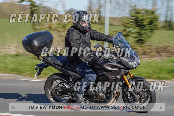 RS2104_1636