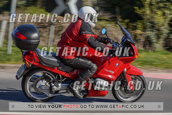 RS2104_1642
