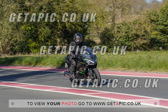 RS2104_1646