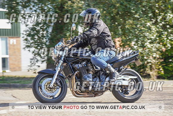 RS2203_6056