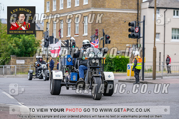 MW2505-20899_LOGO_ON_PHOTO