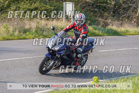 RS2203_4556