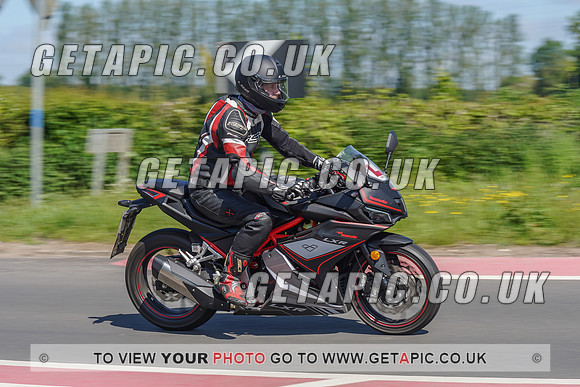 RS2105_6453