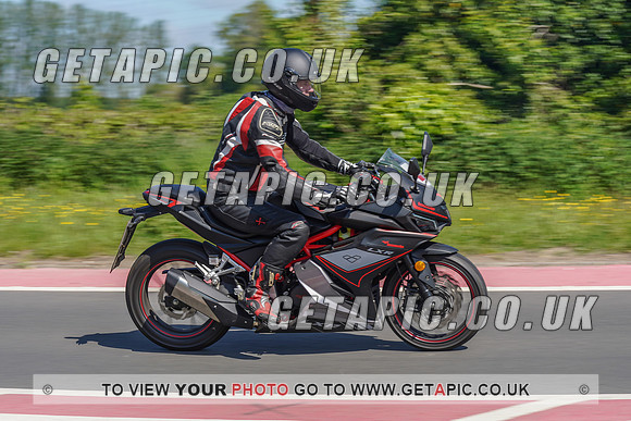 RS2105_6454