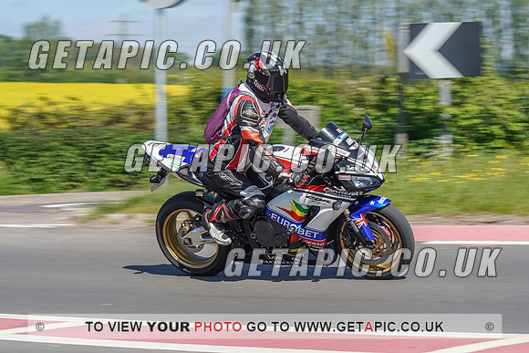 RS2105_6467