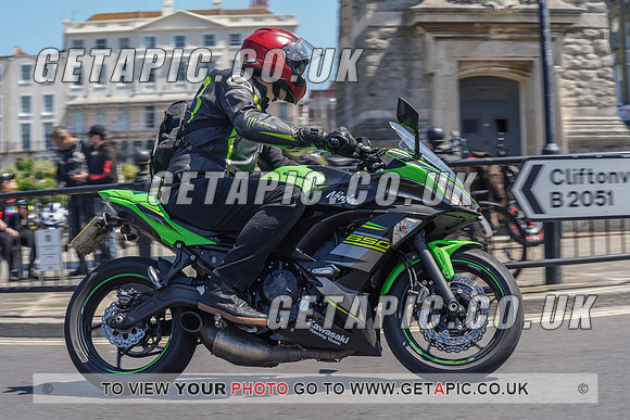 RS2105_10235
