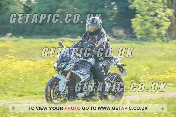 RS2106_1200