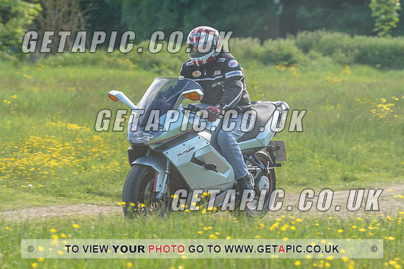 RS2106_1212