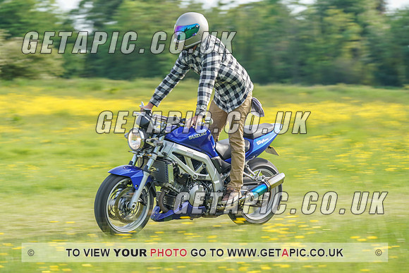 RS2106_1242