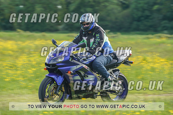 RS2106_1246