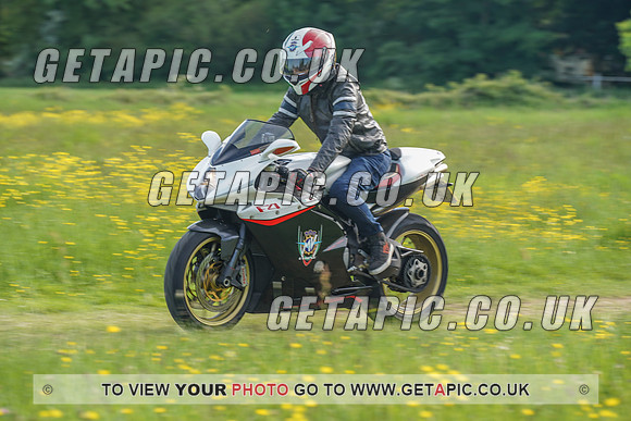 RS2106_1250