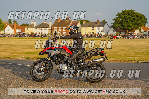 RS2207_9046