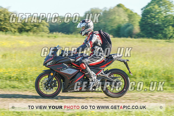 RS2106_1717