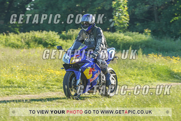 RS2106_1729