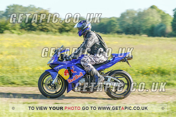 RS2106_1731