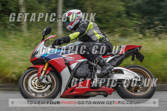RS2106_3408