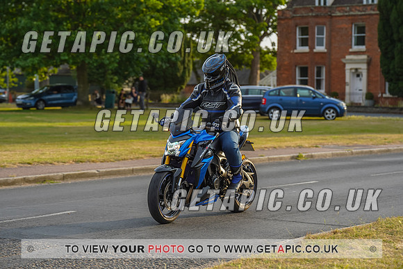 RS2207_8972