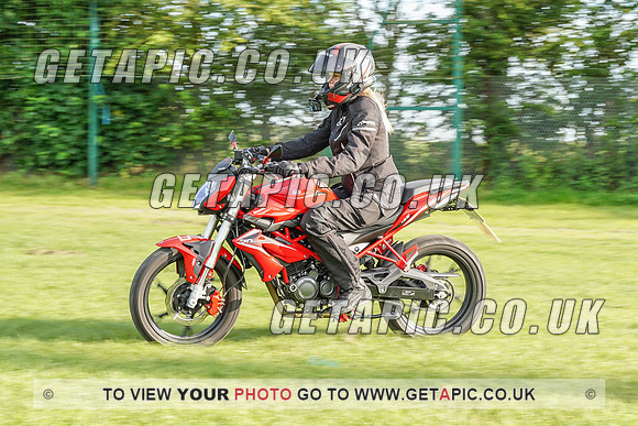 RS2107_1025