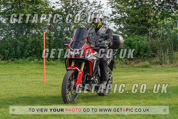 RS2107_1036