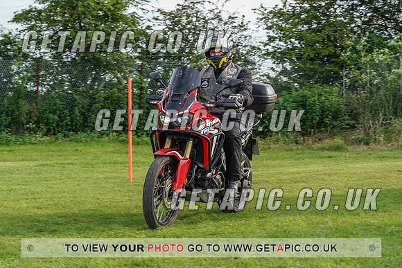 RS2107_1037