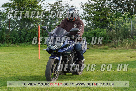 RS2107_1041