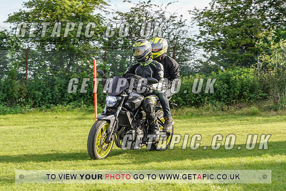 RS2107_1044