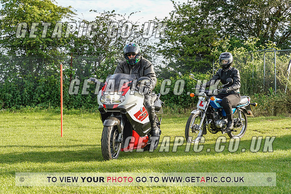 RS2107_1048