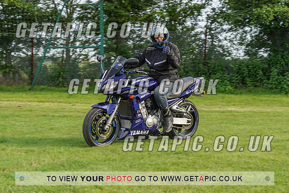 RS2107_1060