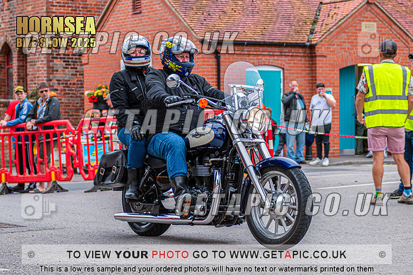 TW2508-1083_LOGO_ON_PHOTO