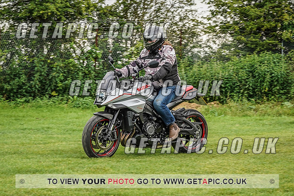 RS2107_1211