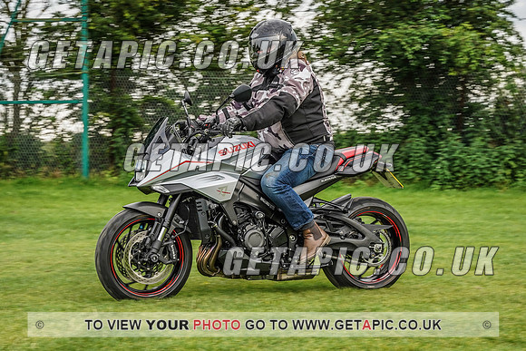 RS2107_1212