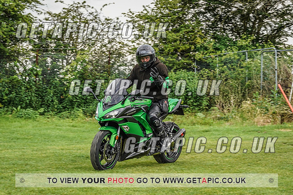 RS2107_1219