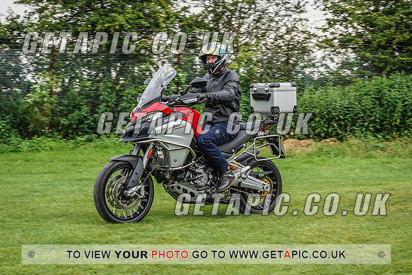 RS2107_1224