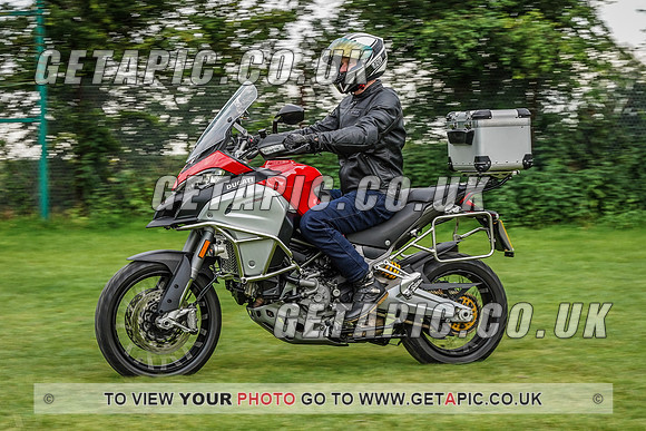 RS2107_1225