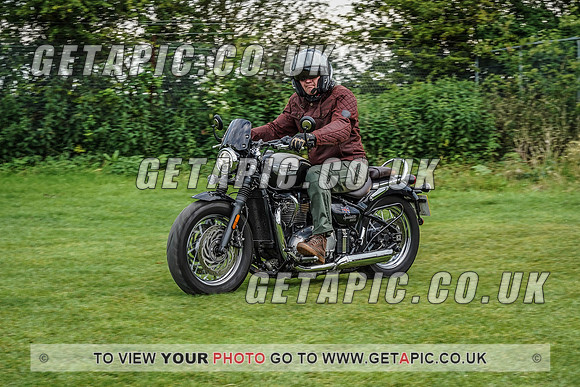 RS2107_1228