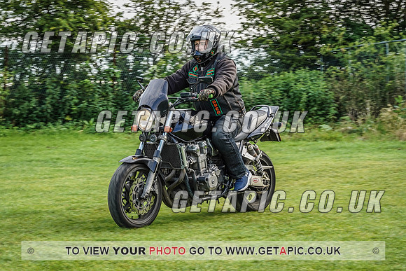 RS2107_1244
