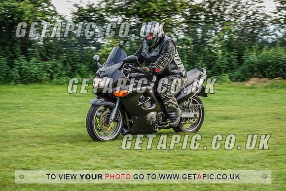 RS2107_1245