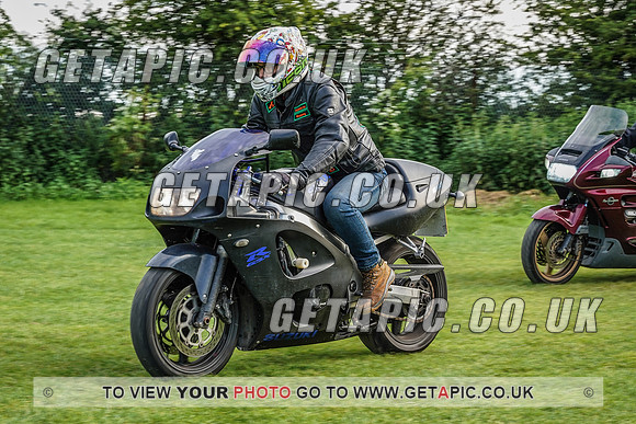 RS2107_1246