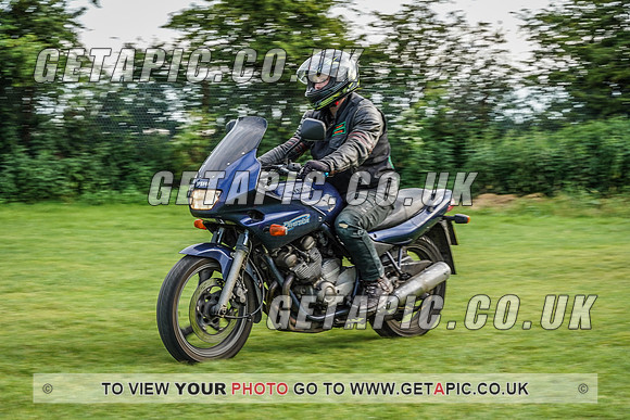RS2107_1250