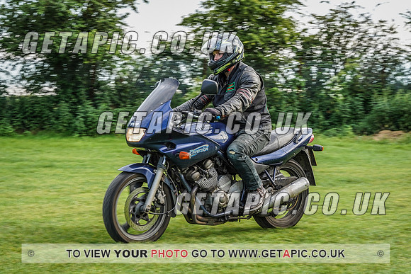 RS2107_1251