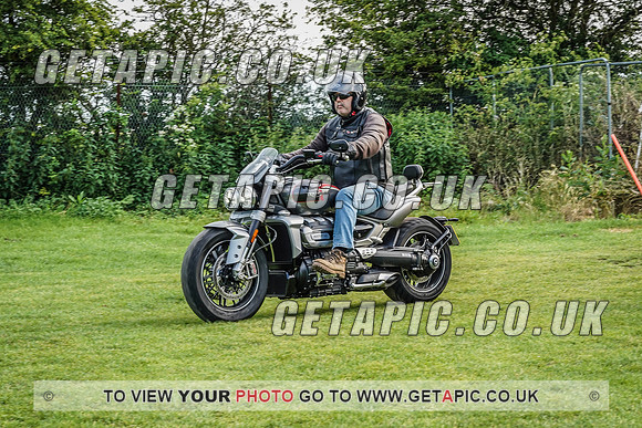RS2107_1254