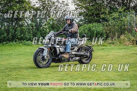 RS2107_1255