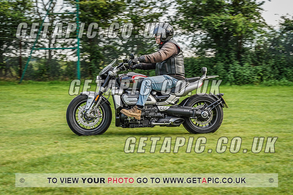 RS2107_1256
