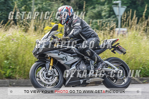 RS2107_1385