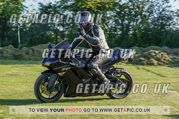 RS2107_3329