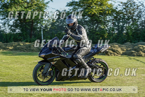 RS2107_3330