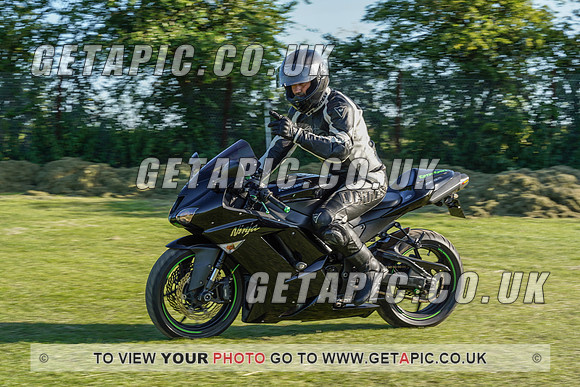 RS2107_3331